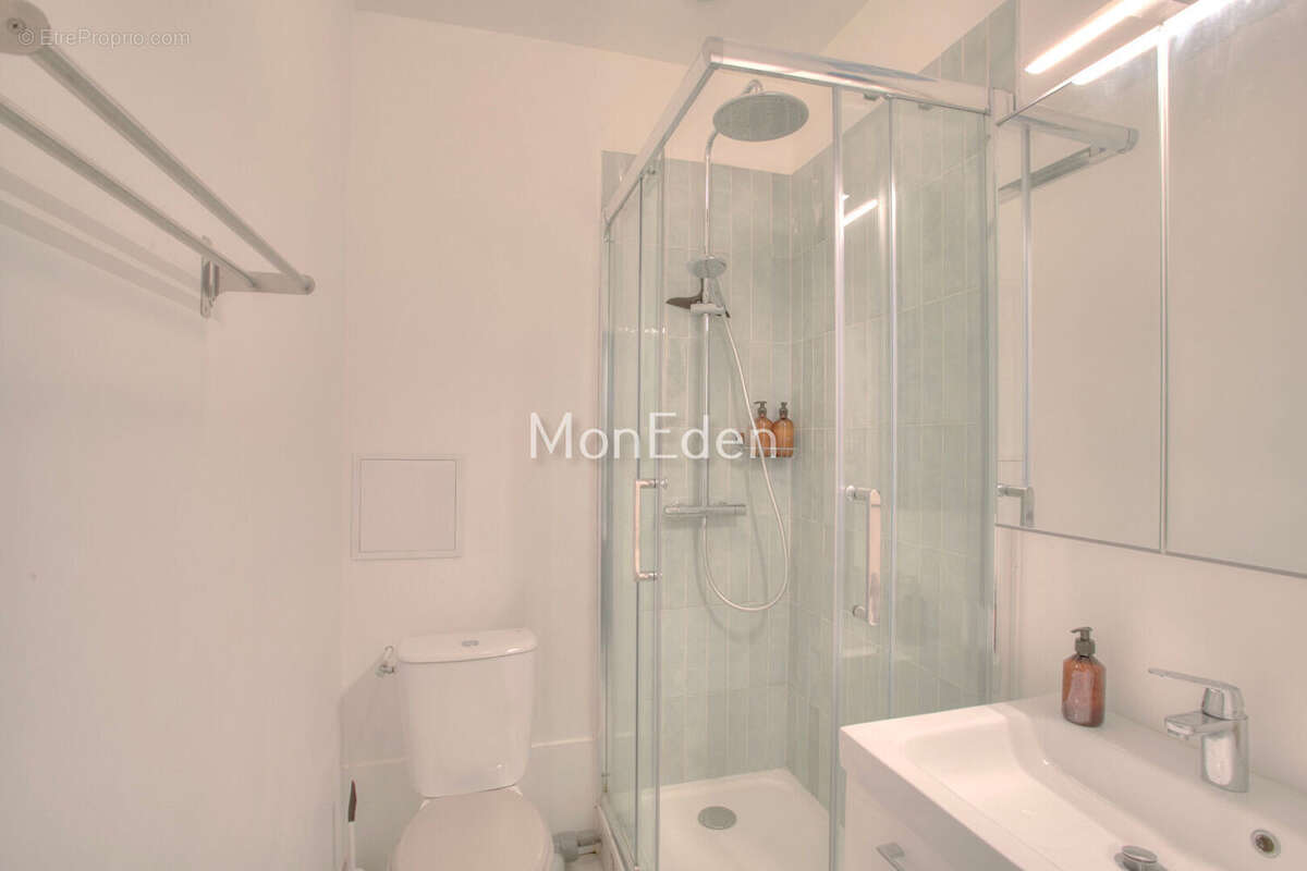 EXCLUSIVITE Charmant studio au coeur de la Butte Montmartre! - photo 7