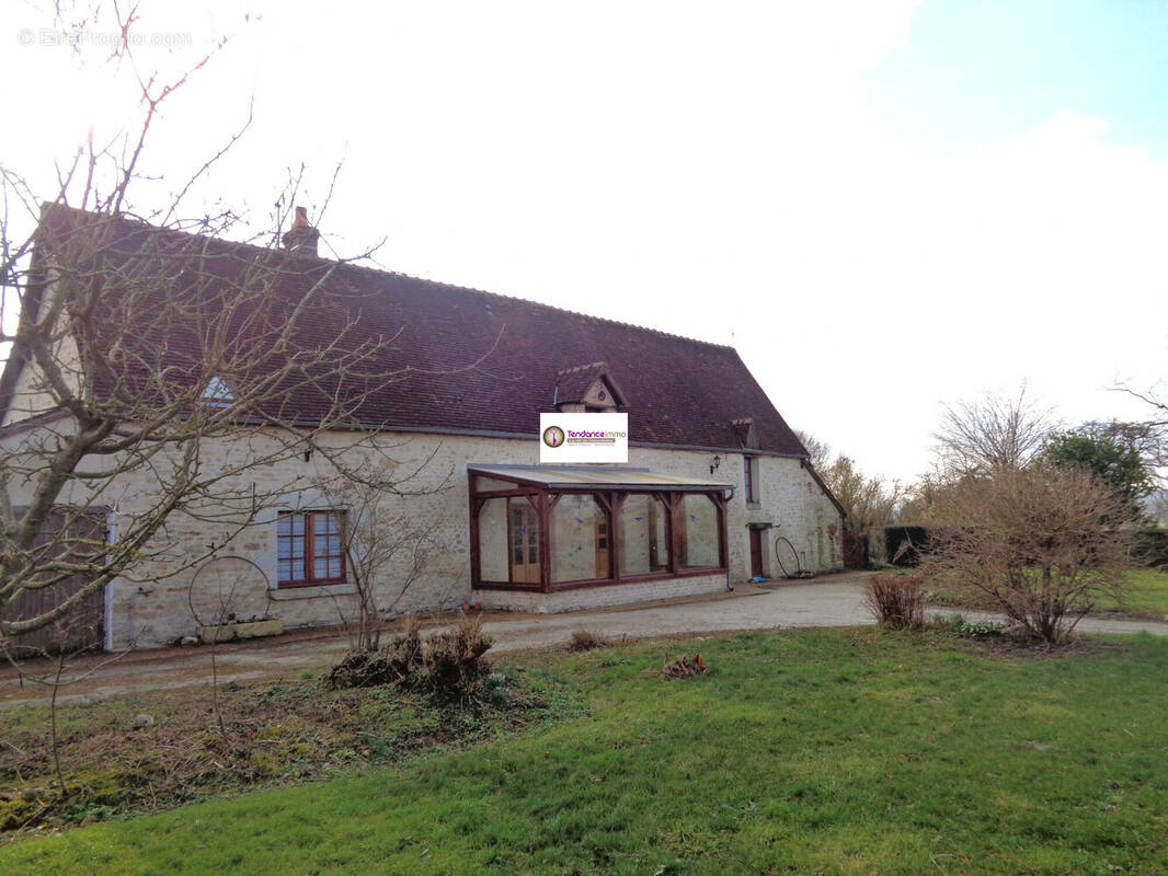 Maison à LE MELE-SUR-SARTHE
