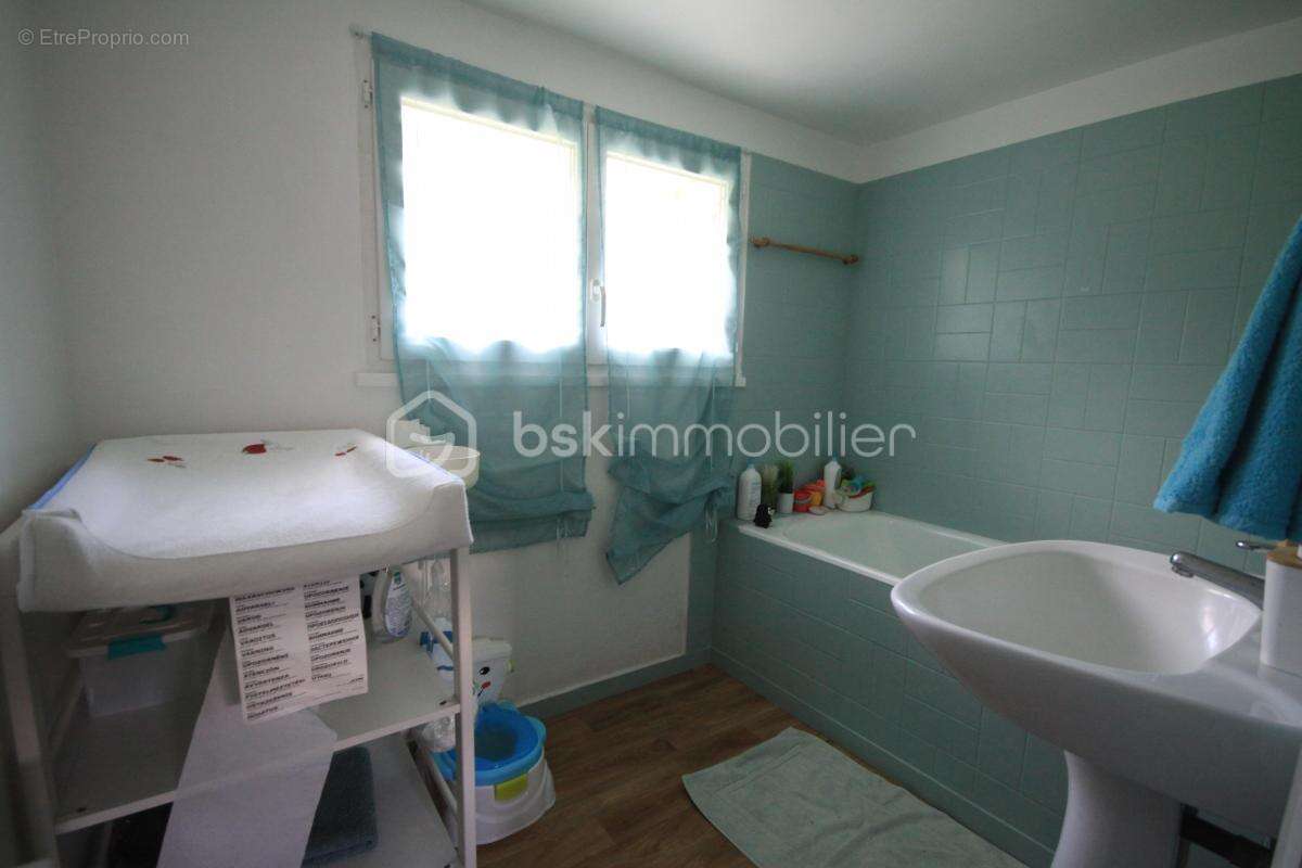 Maison à D&#039;HUISON-LONGUEVILLE