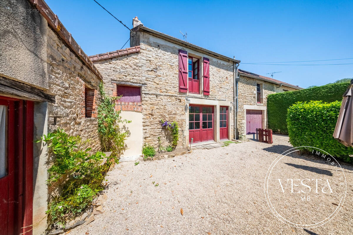 Maison à CREANCEY