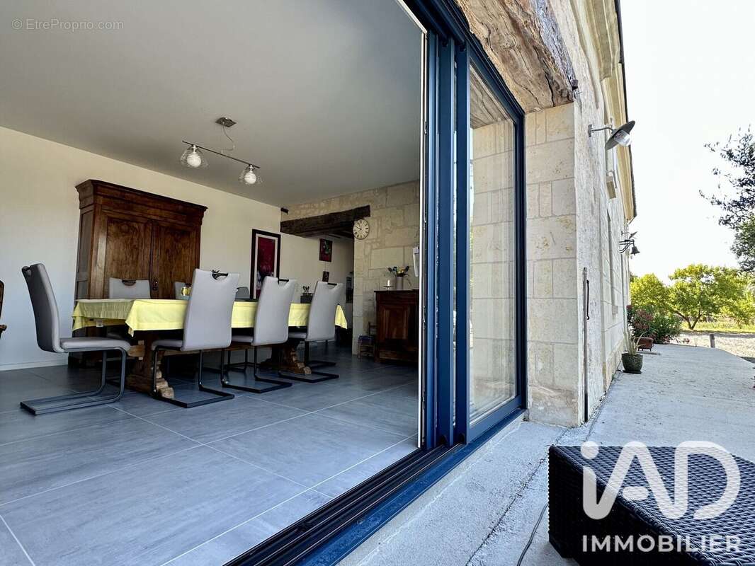 Maison 152 m² à Huismes  - photo 6