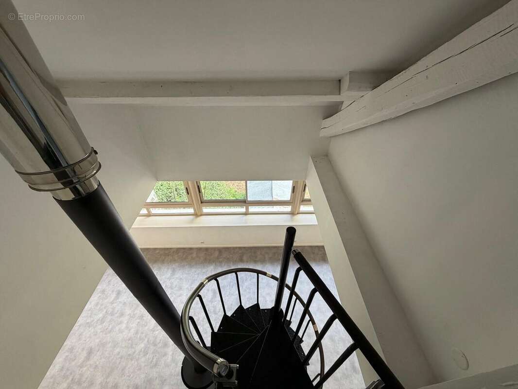 Maison 10 pièces 109 m² à vendre à Celles-Sur-Durolle (63250) - photo 6