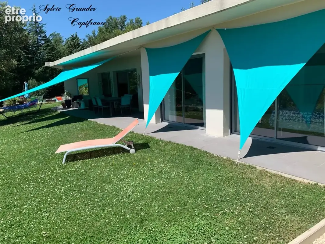 Dpt Bouches du Rhône (13), à vendre VERNEGUES maison P5 de 180 m² - Terrain de 1 300,00 m² - Plain pied - photo 2