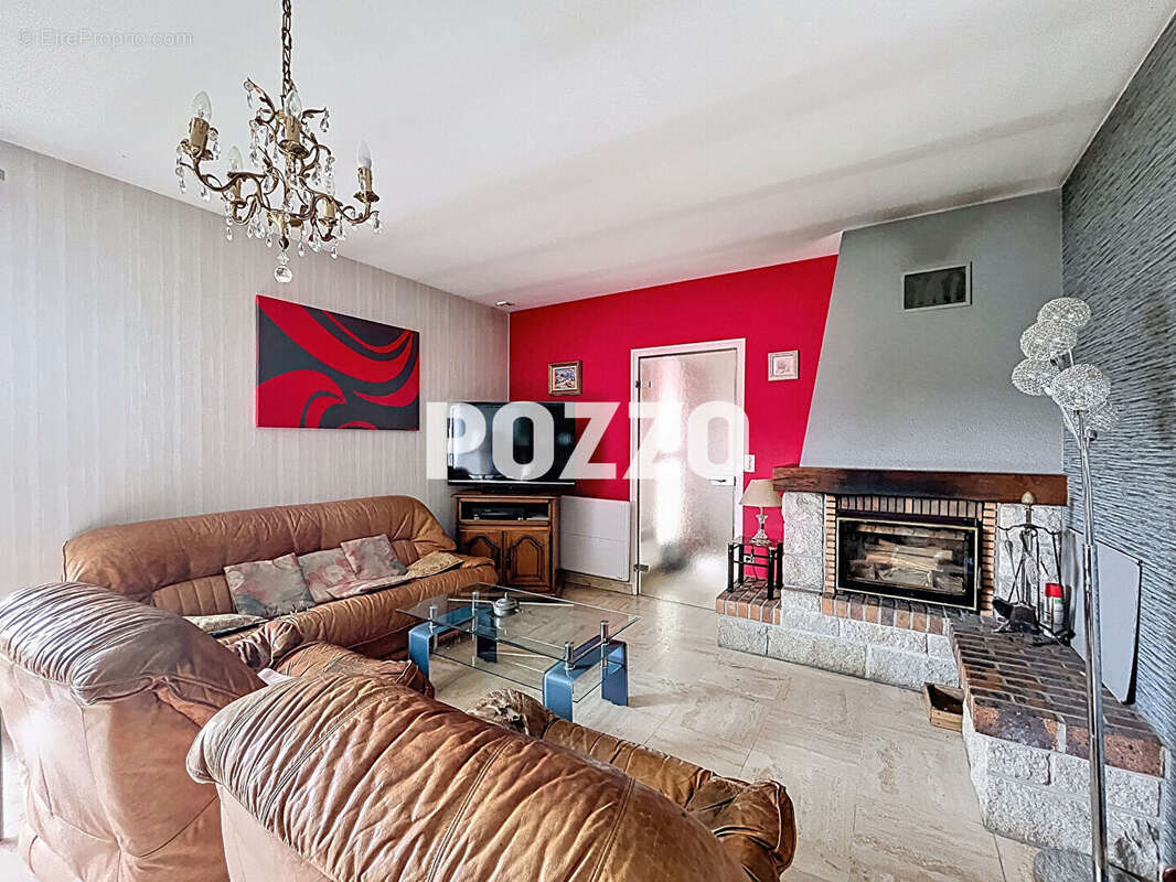 A Vendre - Saint Hilaire Du Harcouet - Maison 5 pièce(s) 129 m² - Vie de Plain-Pied - Centre-ville - Garage - photo 4