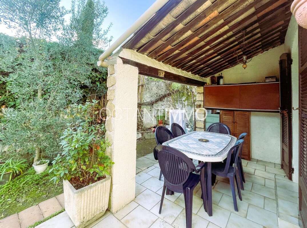 Cagnes sur mer Maison 80 m² + T1 indépendant 26 m² – Jardin sans vis-à-vis – Centre-ville à pied - photo 6