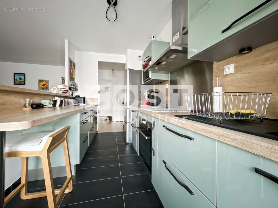 Appartement à COURBEVOIE