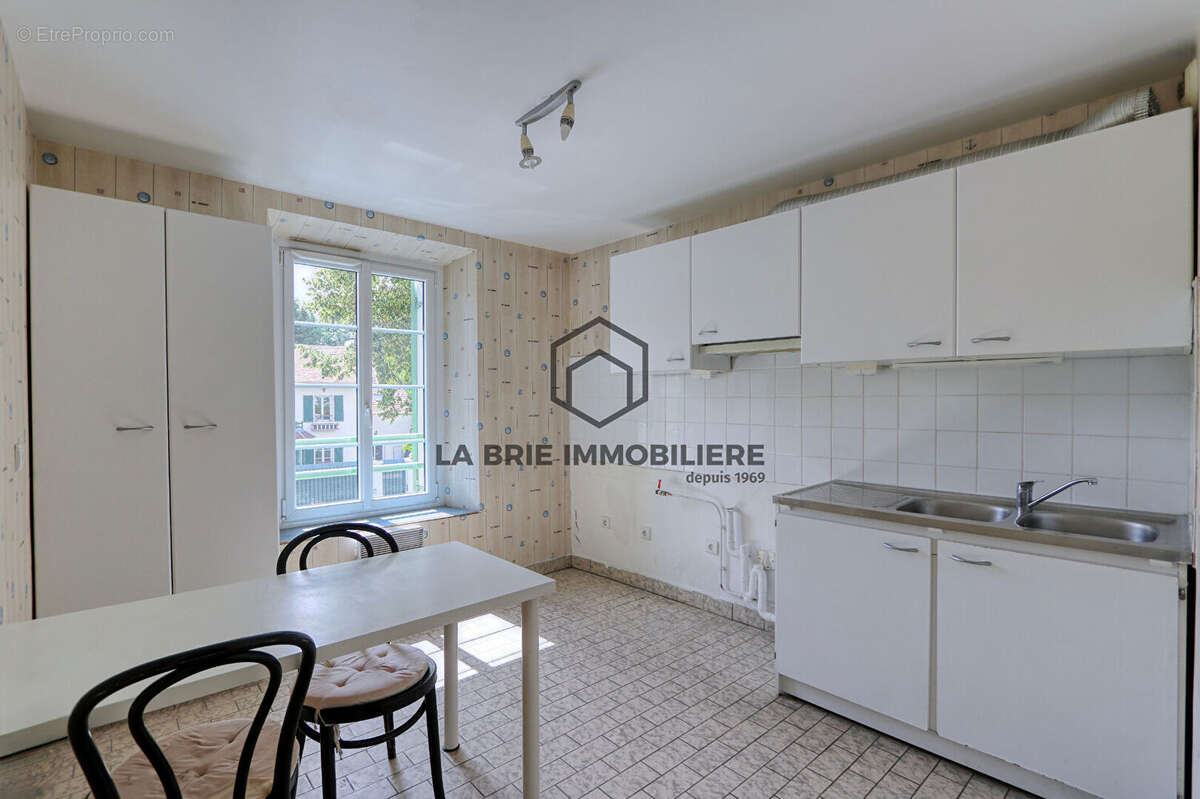 Appartement à BRIE-COMTE-ROBERT