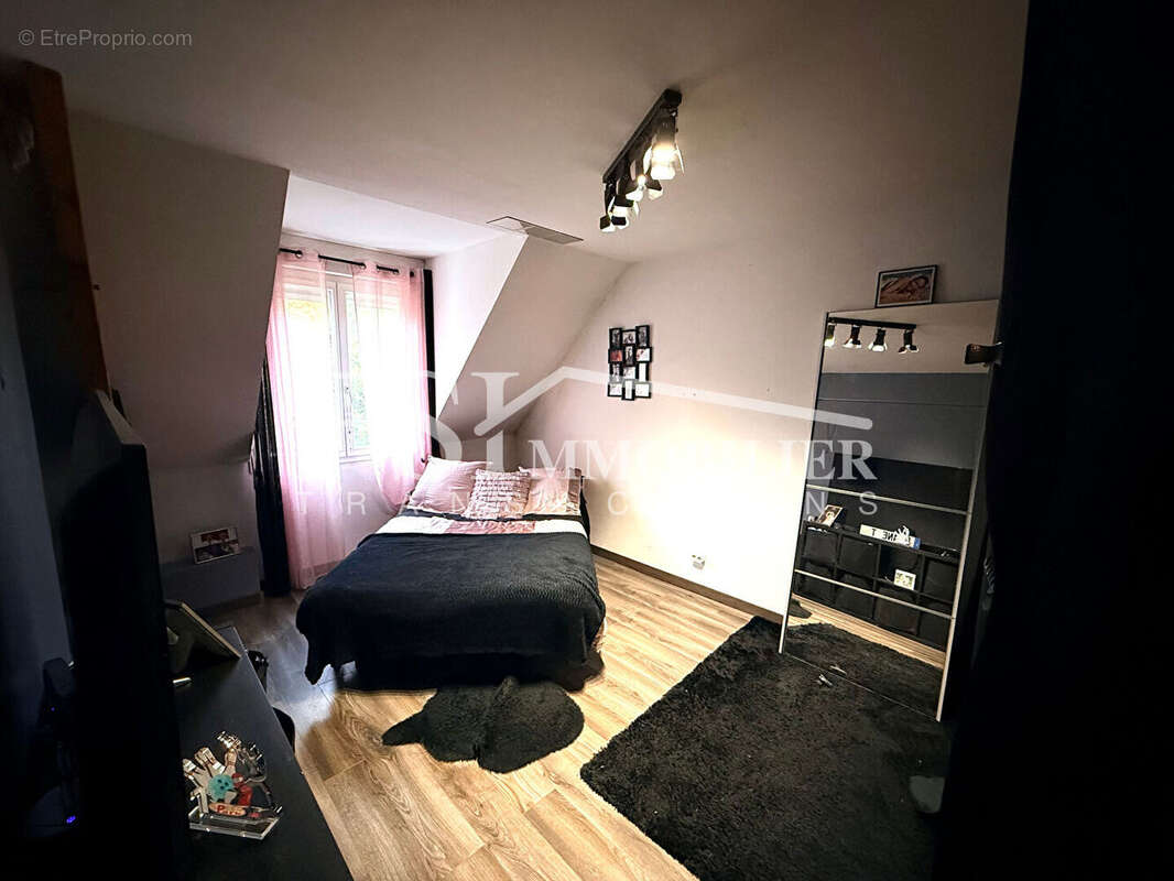 Maison à MERY-SUR-OISE