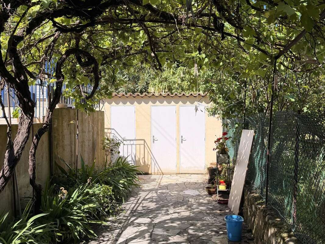 Appartement à SAINT-LAURENT-DU-VAR