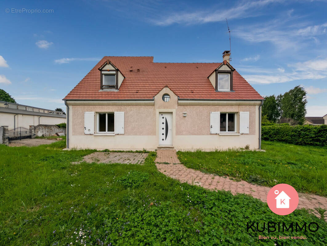 Maison à BUSSY-SAINT-MARTIN