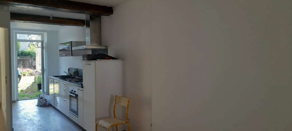 Maison à BAZINCOURT-SUR-SAULX