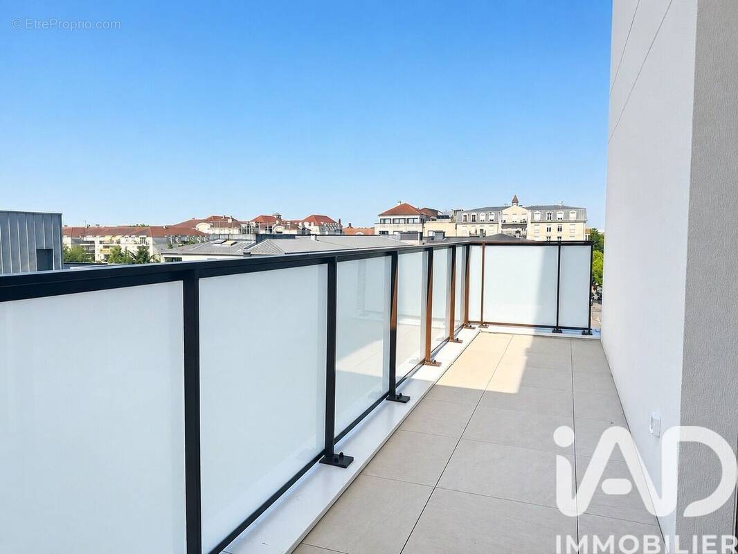 Photo 1 - Appartement à BUSSY-SAINT-GEORGES