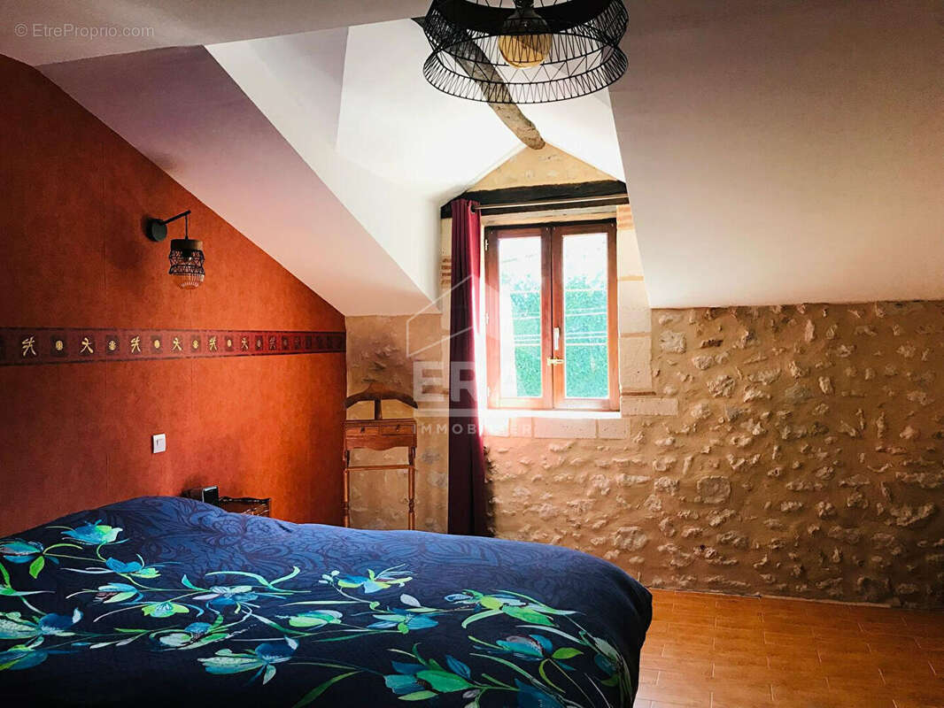 Maison à SAINT-ASTIER