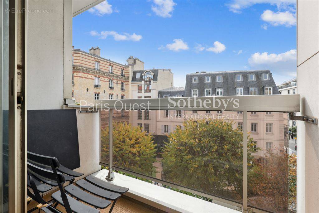 Appartement à NEUILLY-SUR-SEINE