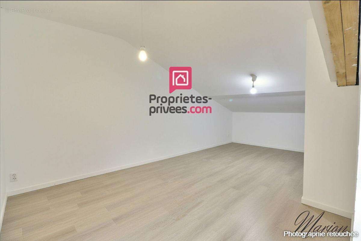 Maison à LE MESNIL-SUR-BULLES