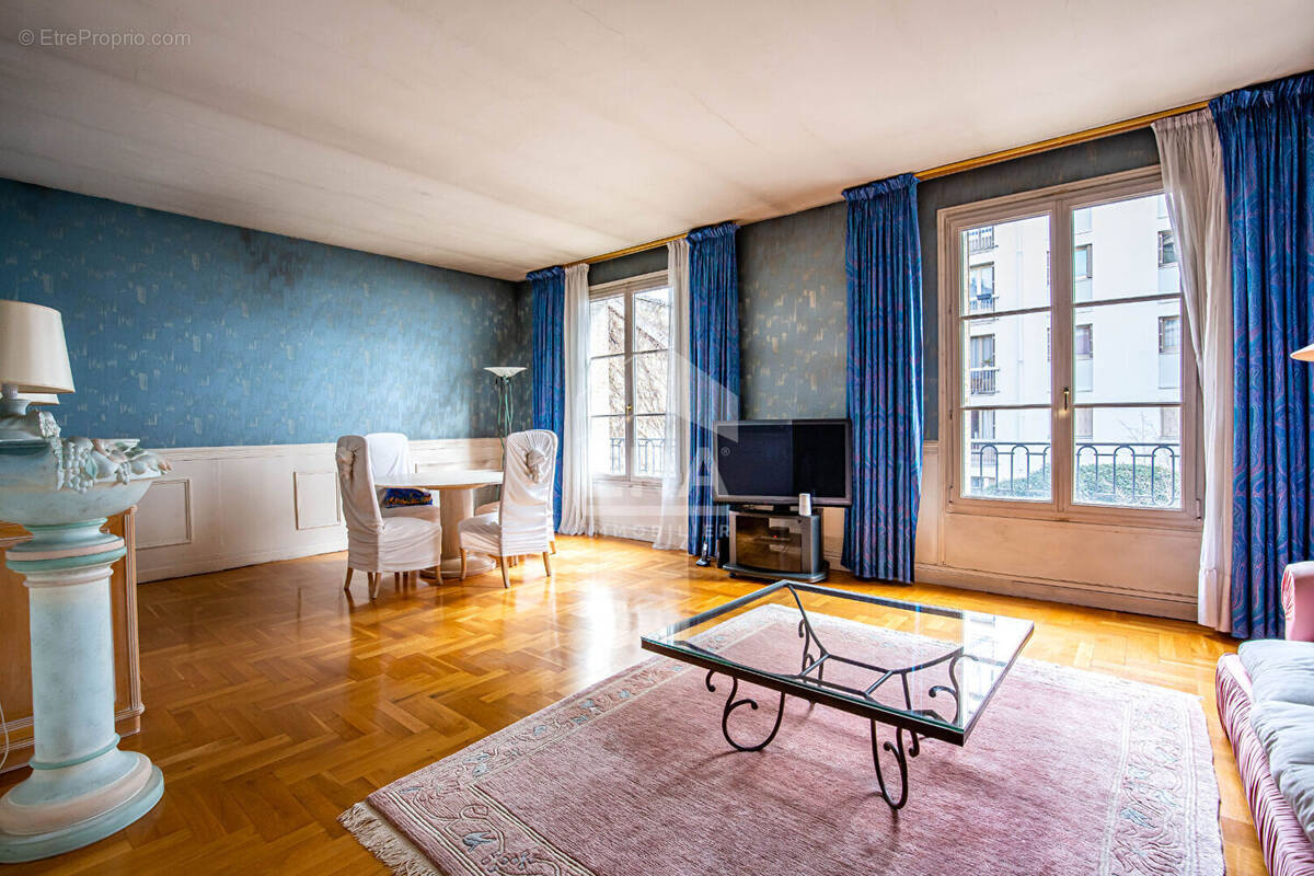 Appartement à PARIS-12E