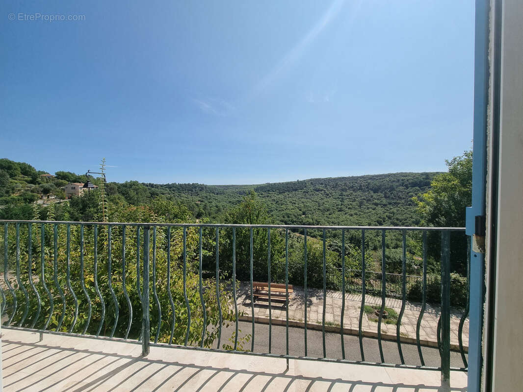 Maison à ARTIGNOSC-SUR-VERDON
