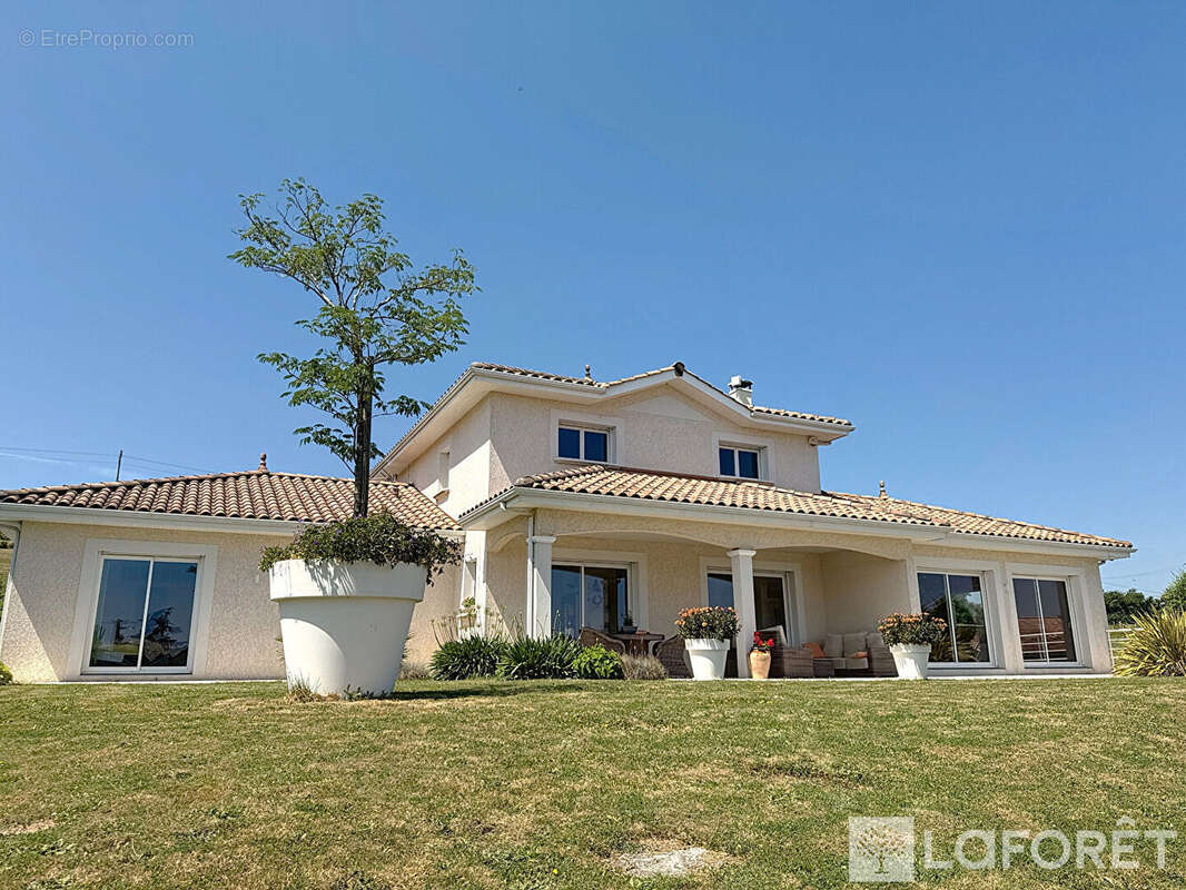 Maison à BOURGOIN-JALLIEU