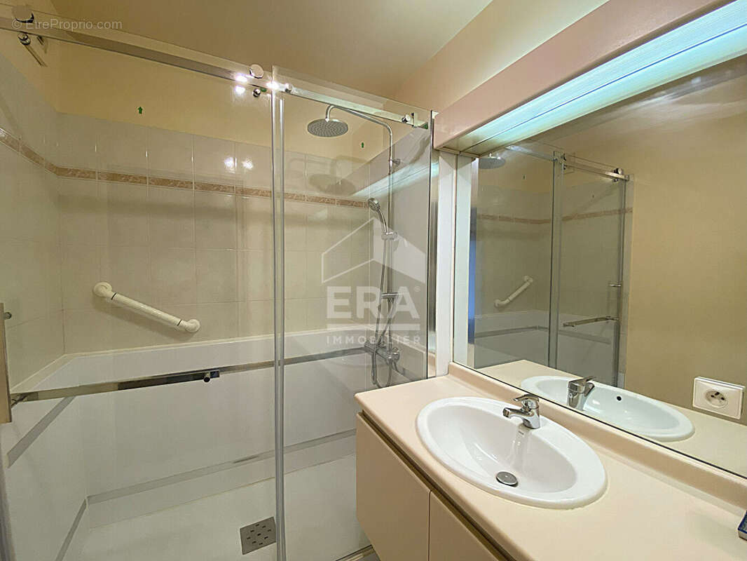 Appartement à LEVALLOIS-PERRET