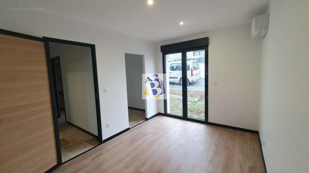 Maison à RUELLE-SUR-TOUVRE