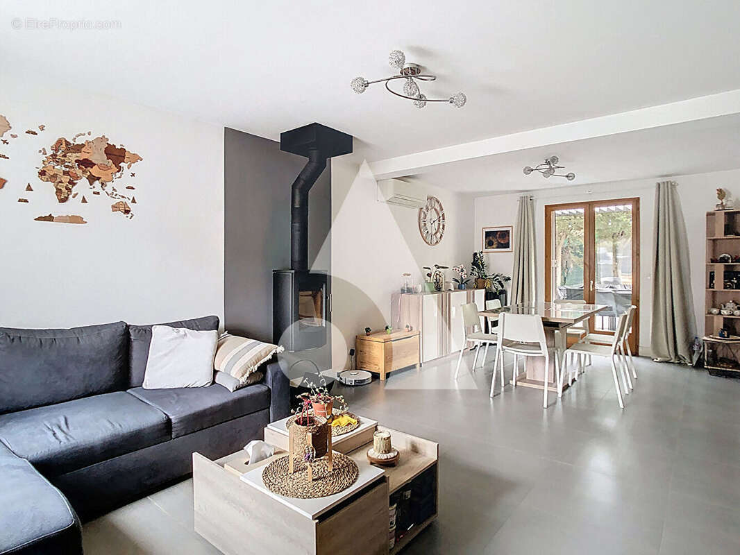 Maison à SAINT-SYMPHORIEN-SUR-COISE