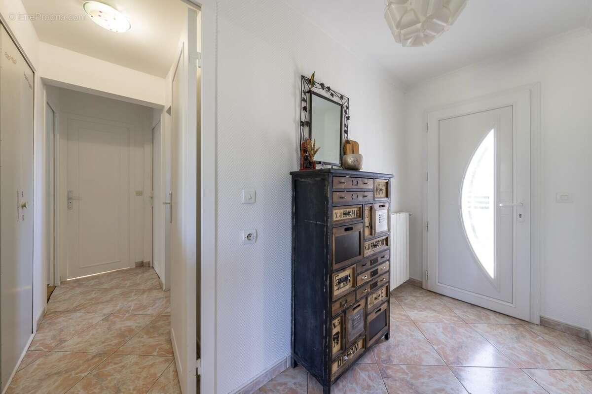 Maison à MONTCOURT-FROMONVILLE