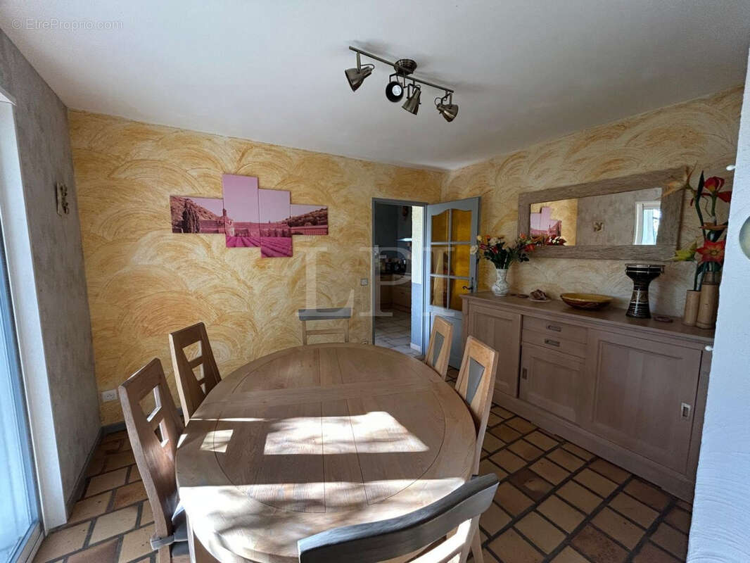 Maison à SAINT-SATURNIN-LES-APT