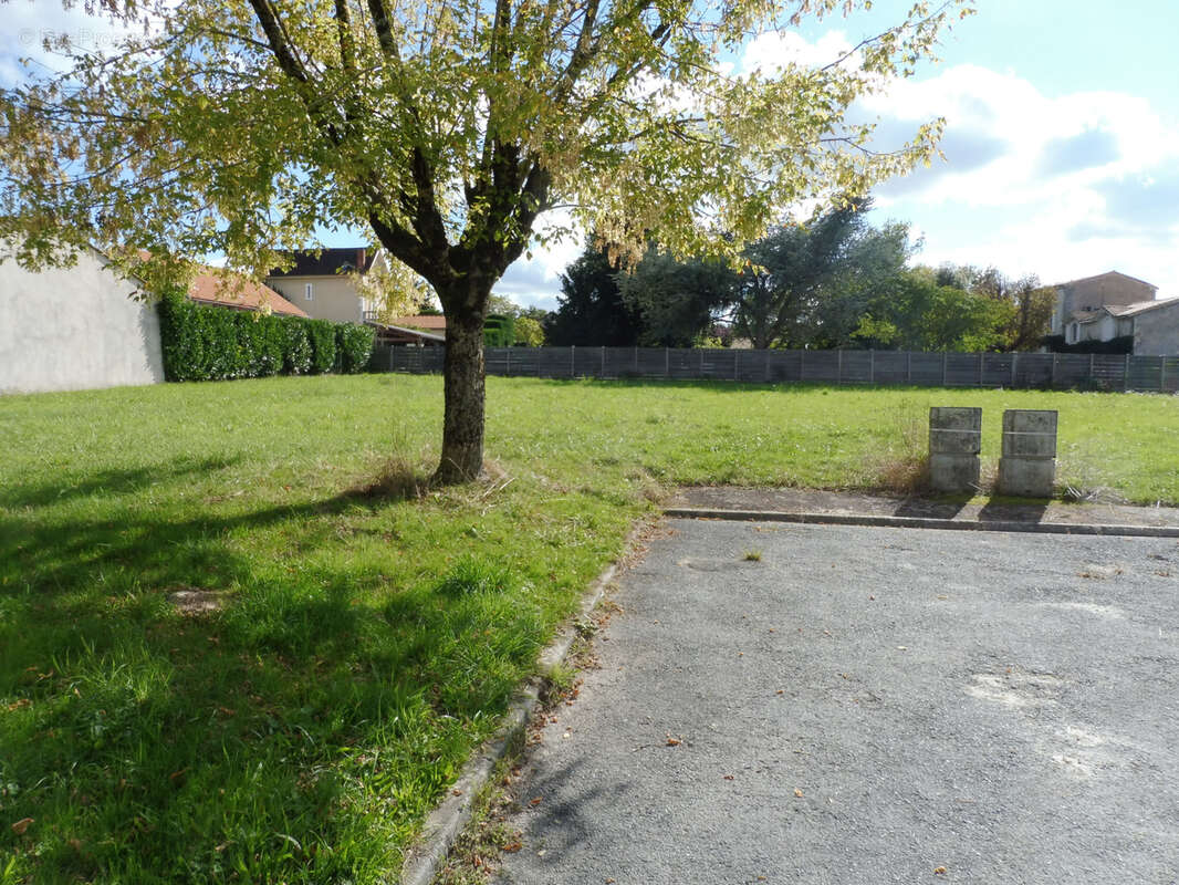 Terrain à RIBERAC