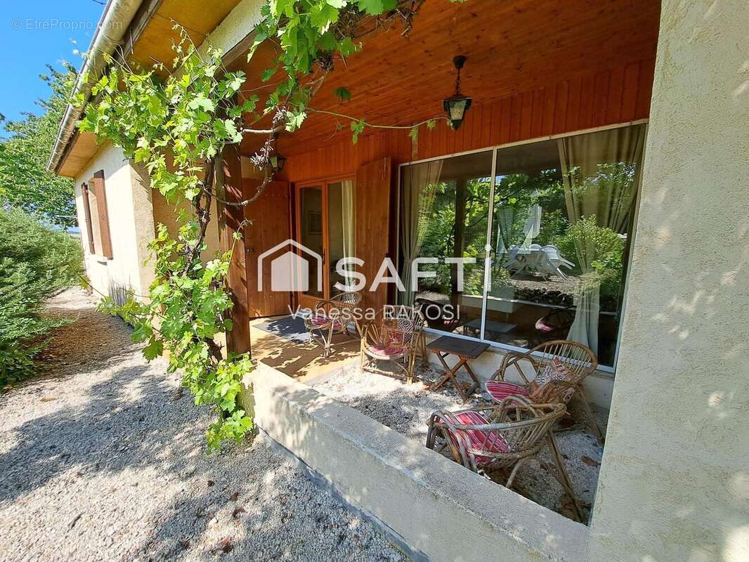 Photo 2 - Maison à SAINT-PIERRE-DE-JUILLERS