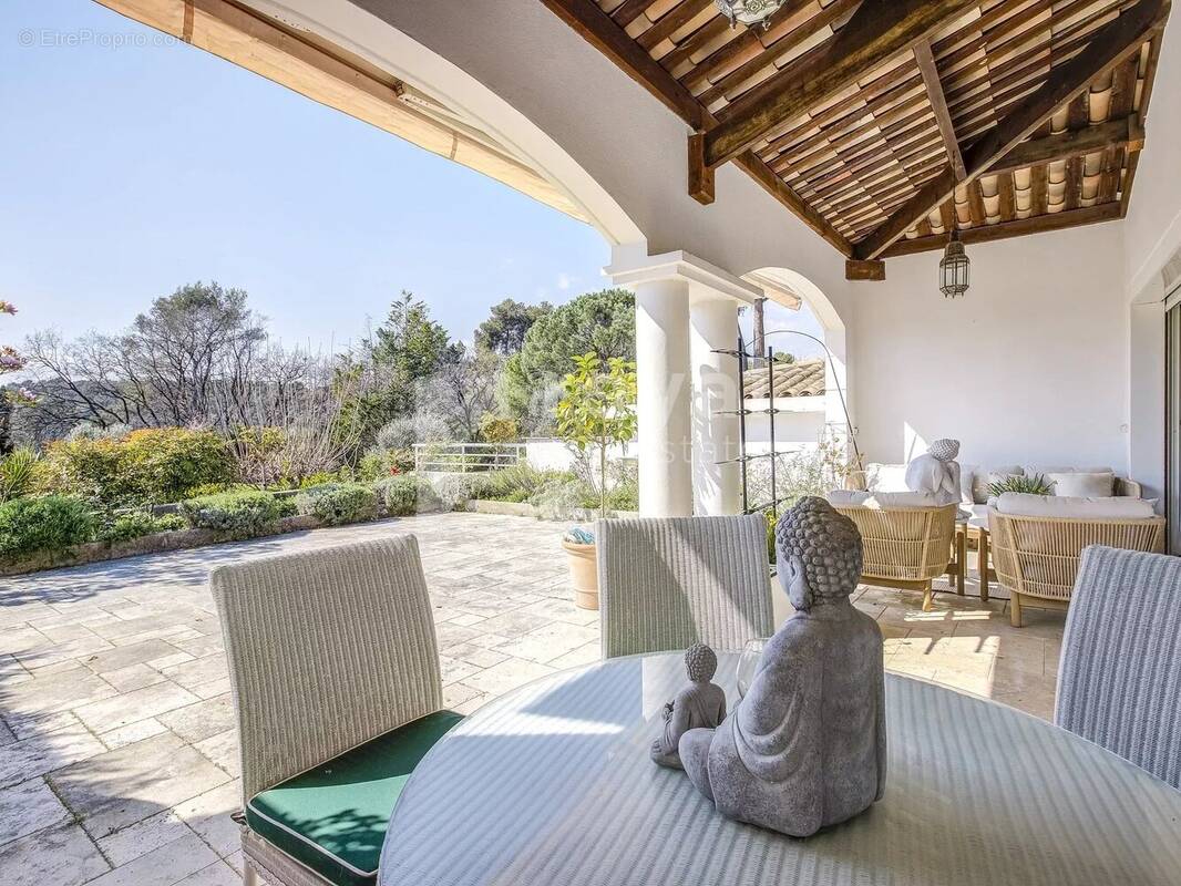 Maison à MOUGINS