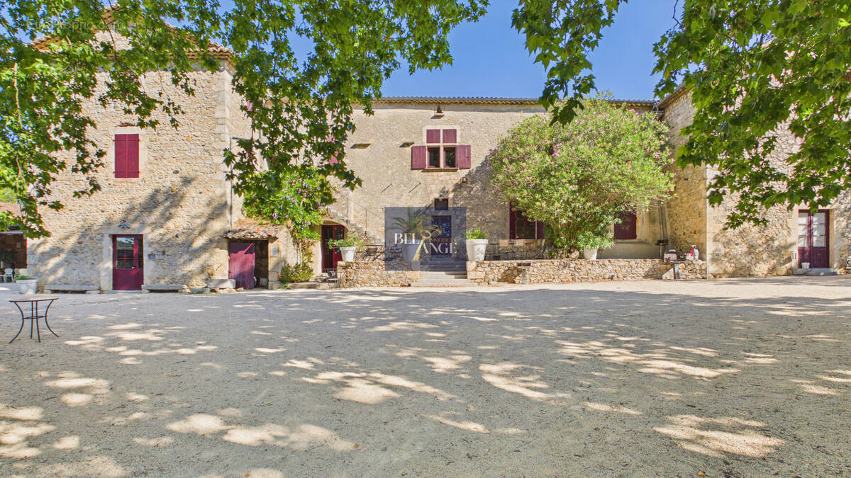 Autre à VALLON-PONT-D'ARC