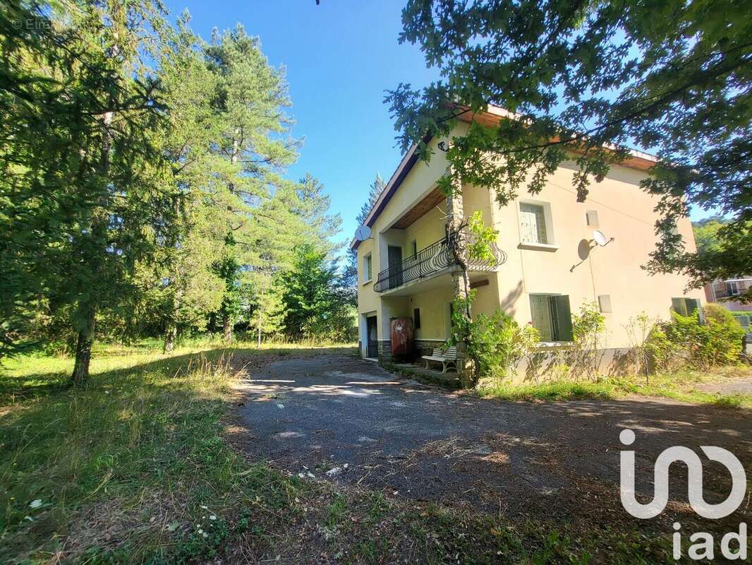 Maison 140 m² à La Motte-Chalancon  - photo 2