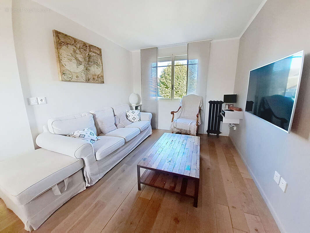 Maison à VILLENEUVE-LE-COMTE