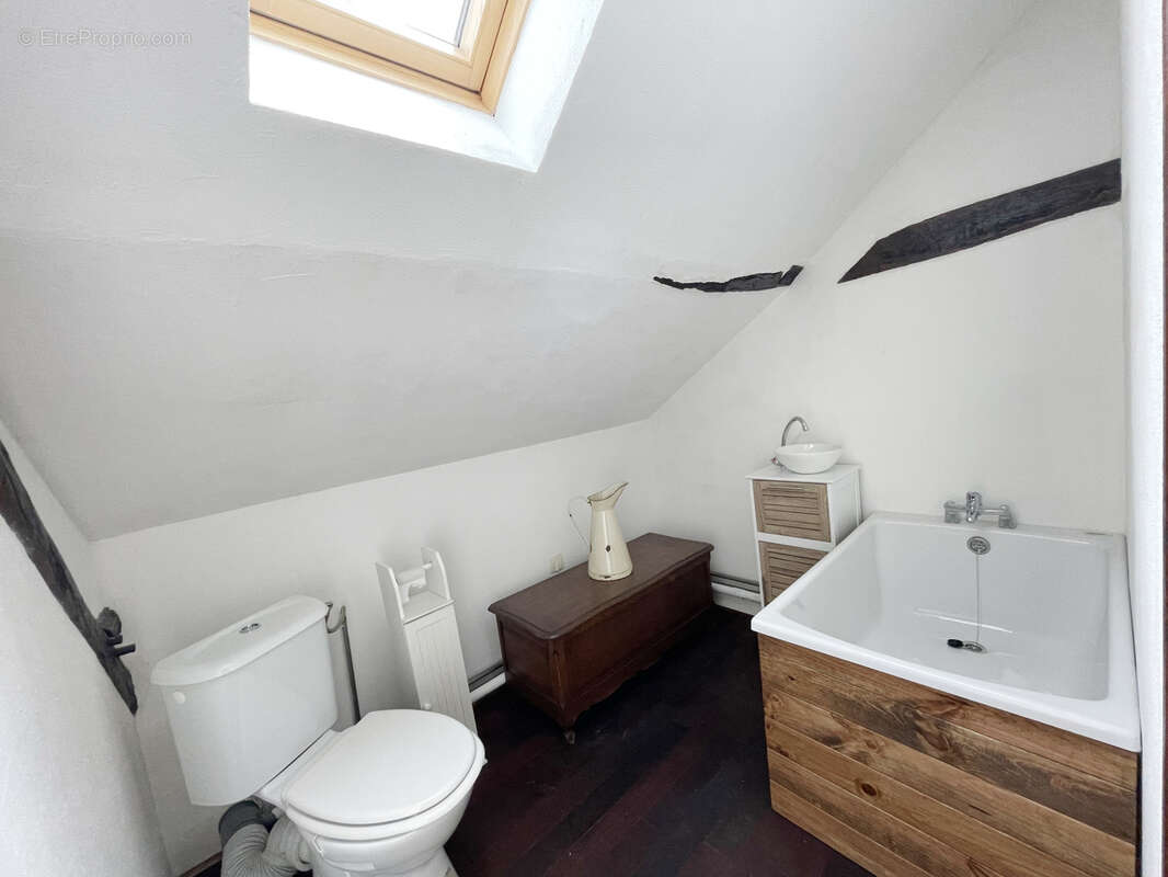 Maison à LA NEUVILLE-GARNIER