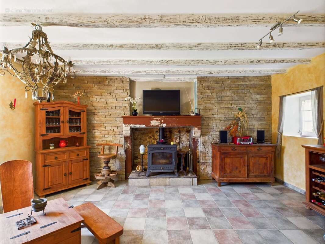 Maison à PIEGUT-PLUVIERS