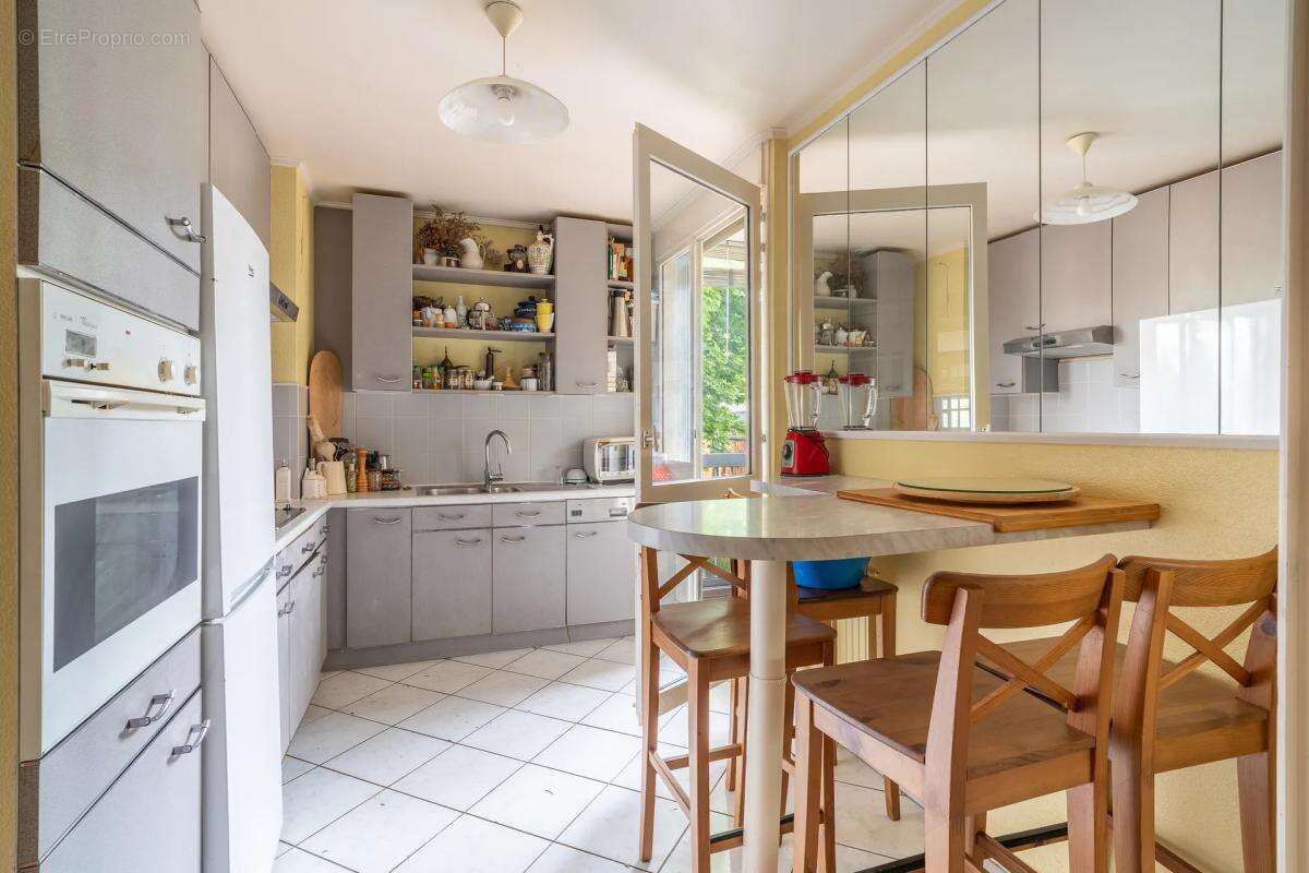 Appartement à LE KREMLIN-BICETRE