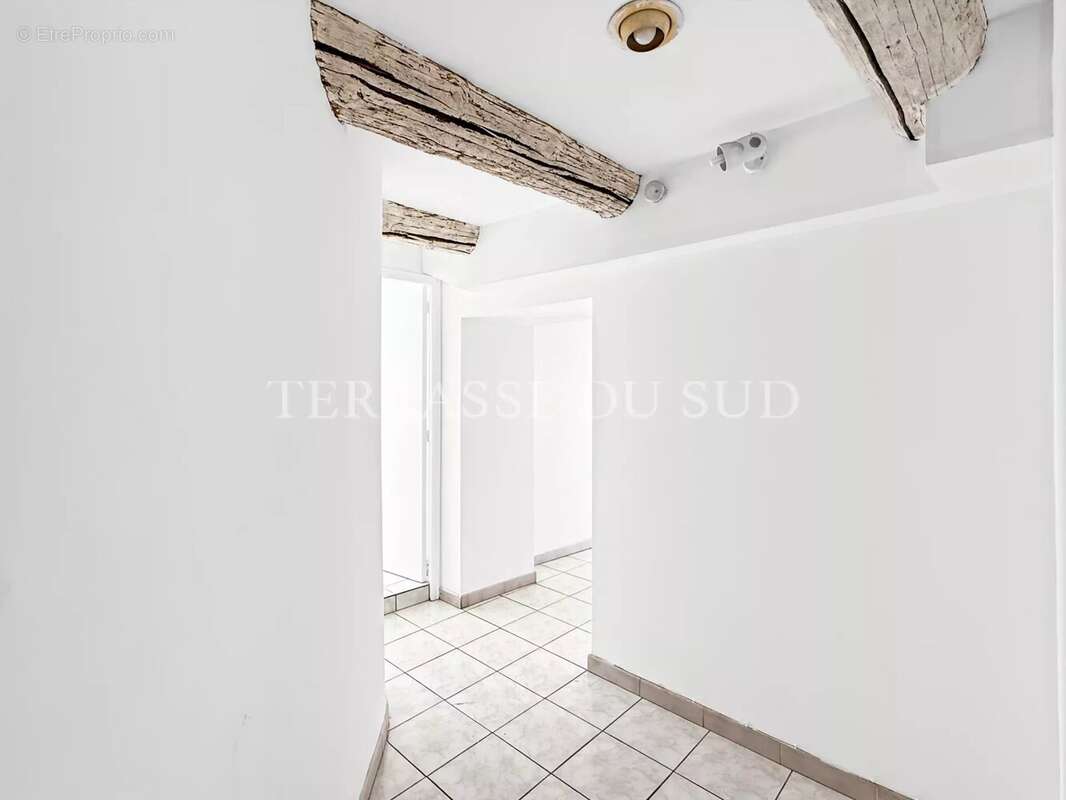 Appartement à MARSEILLE-2E