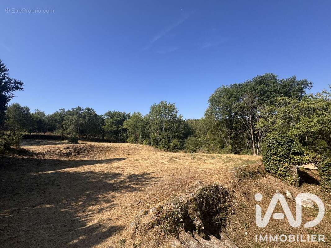 Maison 35 m² à Caniac-Du-Causse  - photo 6