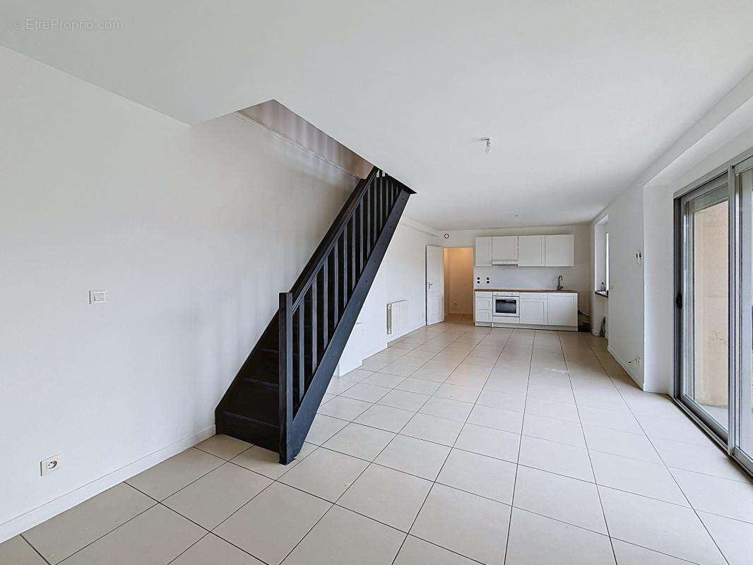 Appartement à SAINT-SYMPHORIEN-D'OZON