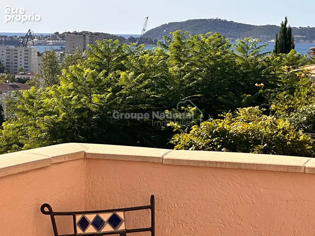 Toulon ouest -  vue mer - villa en deux logements t3  + t2 - terrain de 170 m² - photo 9