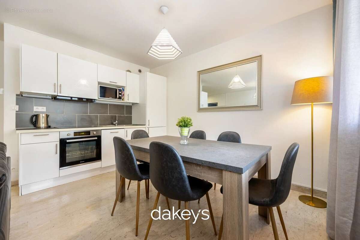 Appartement à MARSEILLE-7E