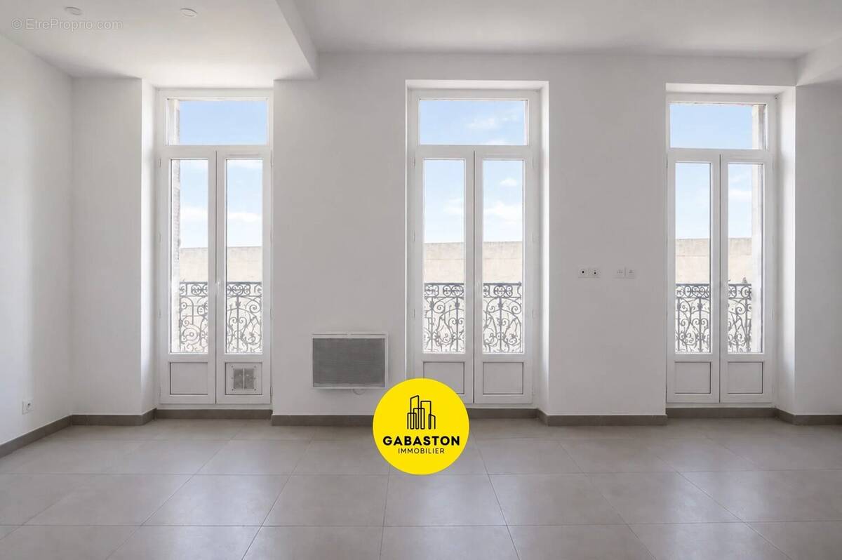 Appartement à MARSEILLE-3E