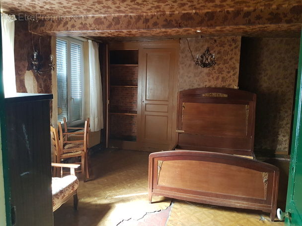 Maison à ETREAUPONT