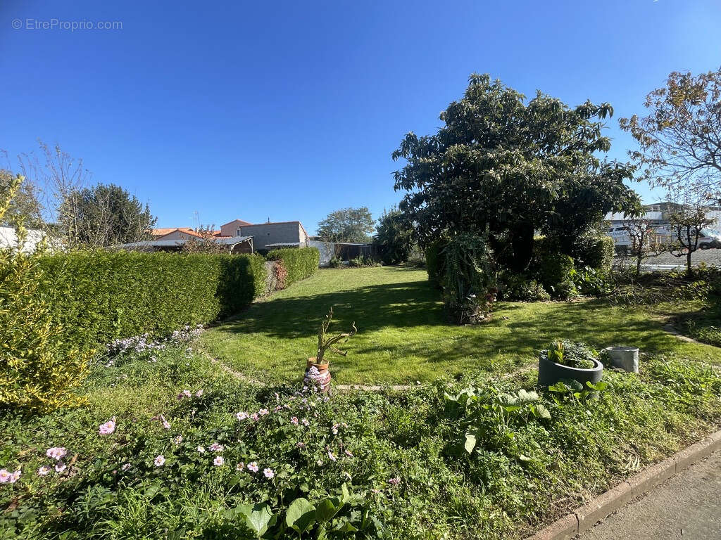 Maison à LES HERBIERS