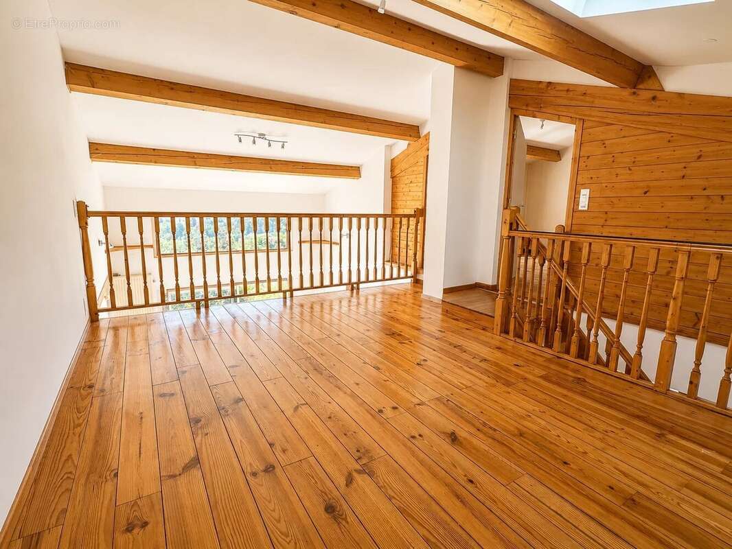Maison T5 - 160 m2 - vue dégagée - photo 17