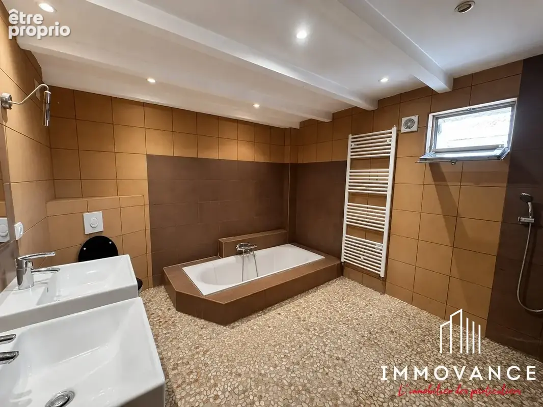 Maison 275 m² à Fabregues  - photo 8