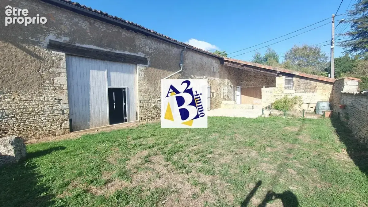 30 minutes Nord d'Angoulême, maison ancienne, dépendances - photo 4