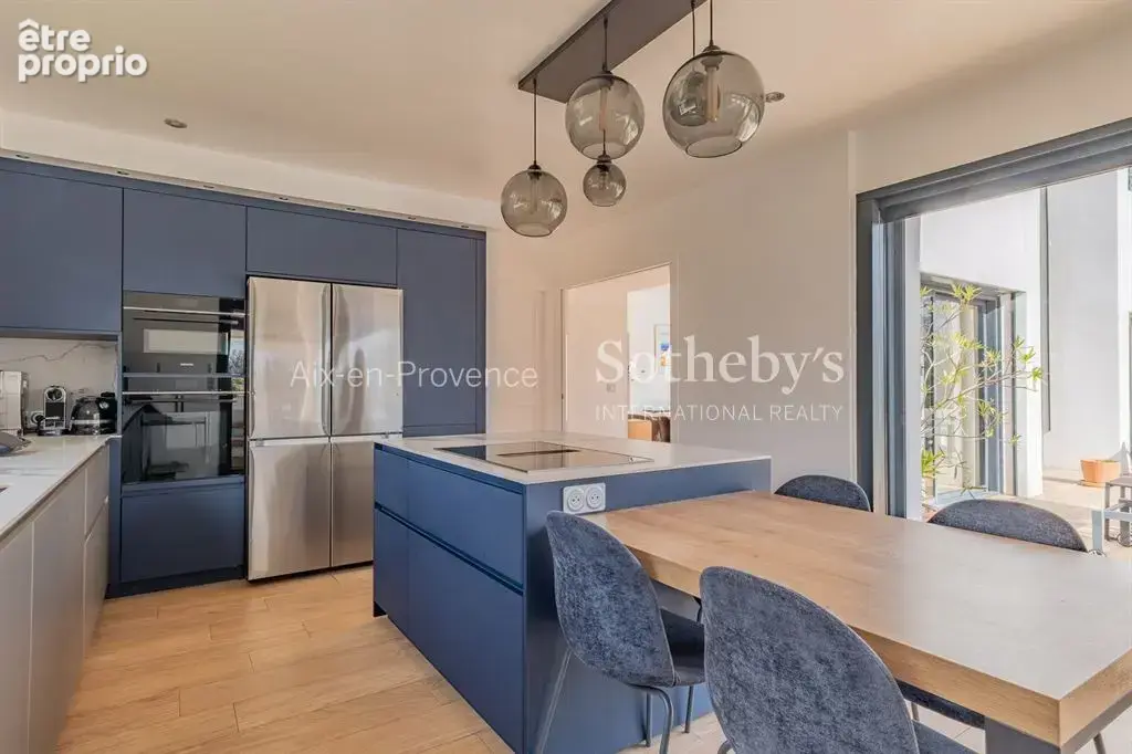 Propriété contemporaine de 250 m² sur un terrain arboré de 4 000 m² - photo 8