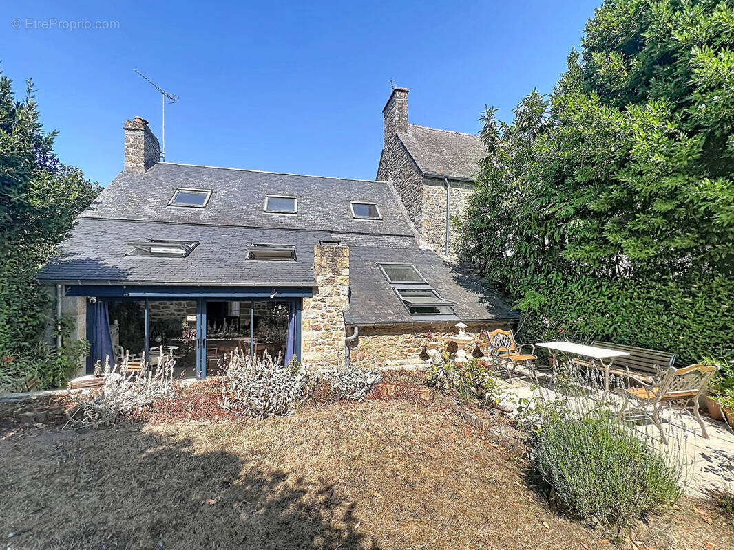 Maison à ROZ-SUR-COUESNON