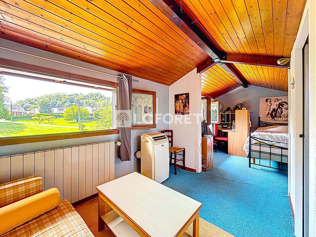 Maison à CHALLES-LES-EAUX